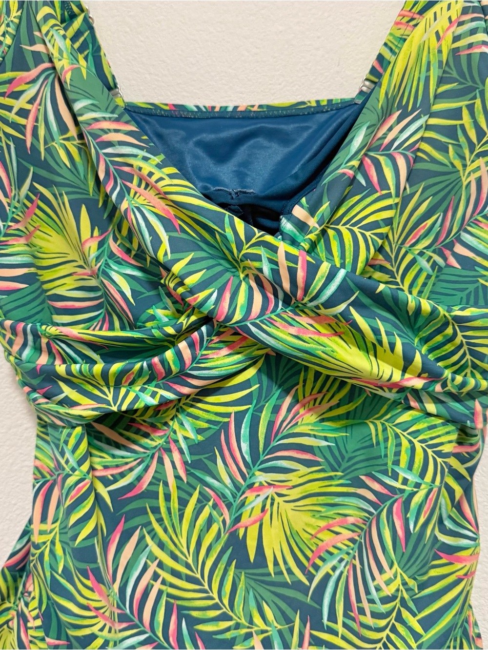 Lands' End Plus Size V-Neck Wrap Underwire Tankini Swimsuit Top Adjustable 16D - Picture 2 of 8